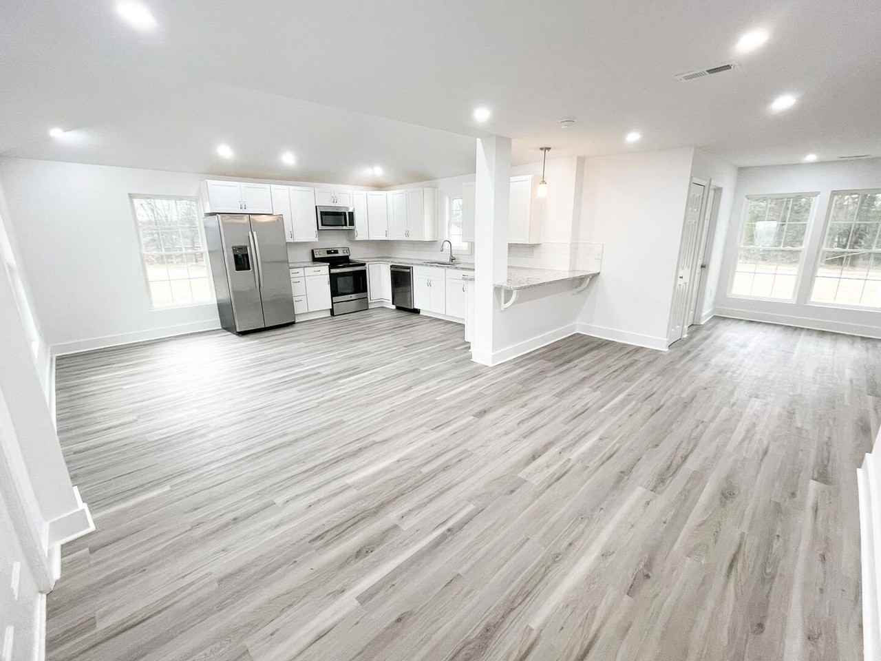 101 Elmer St - Photo 5 of 17