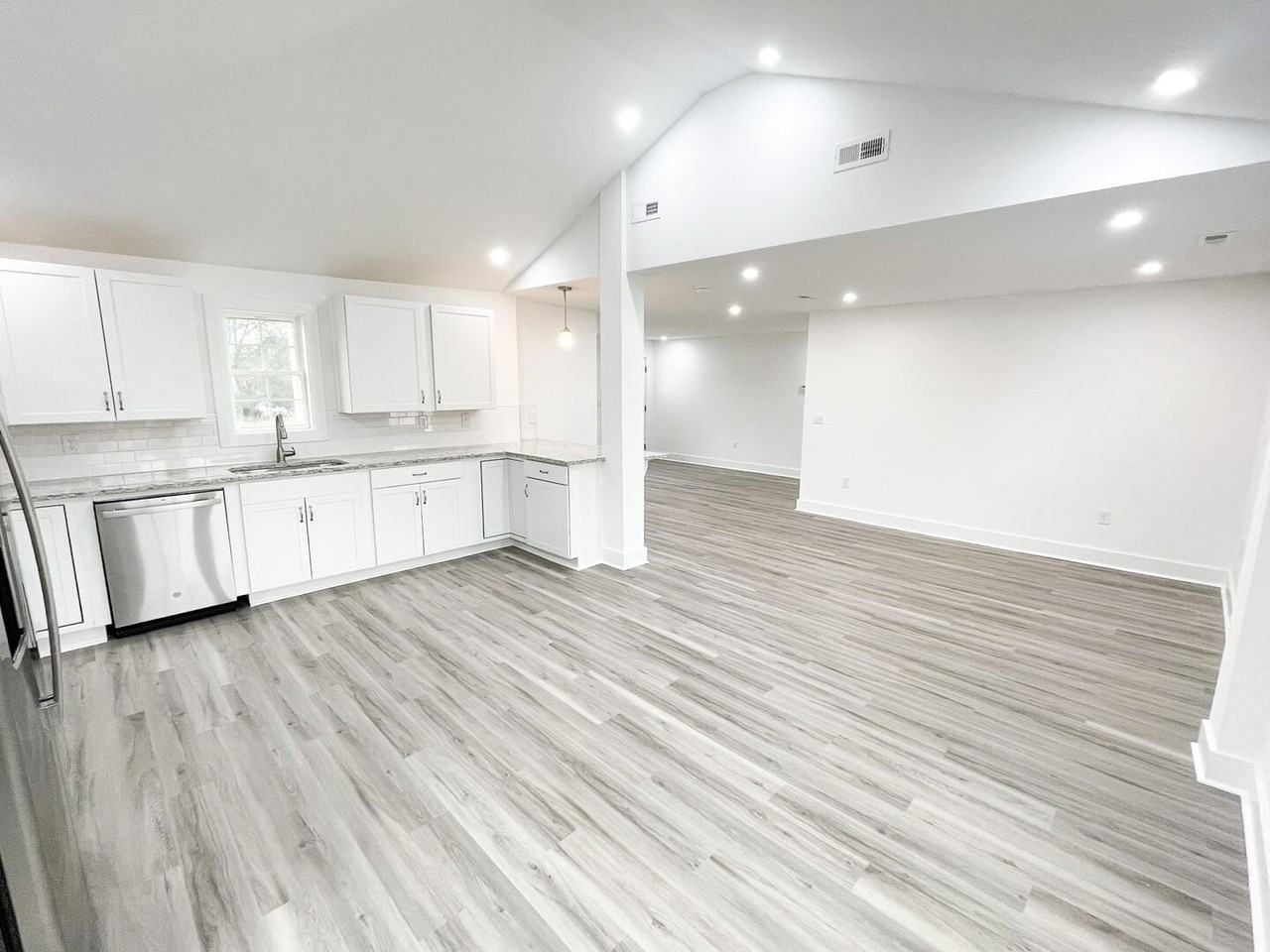 101 Elmer St - Photo 7 of 17