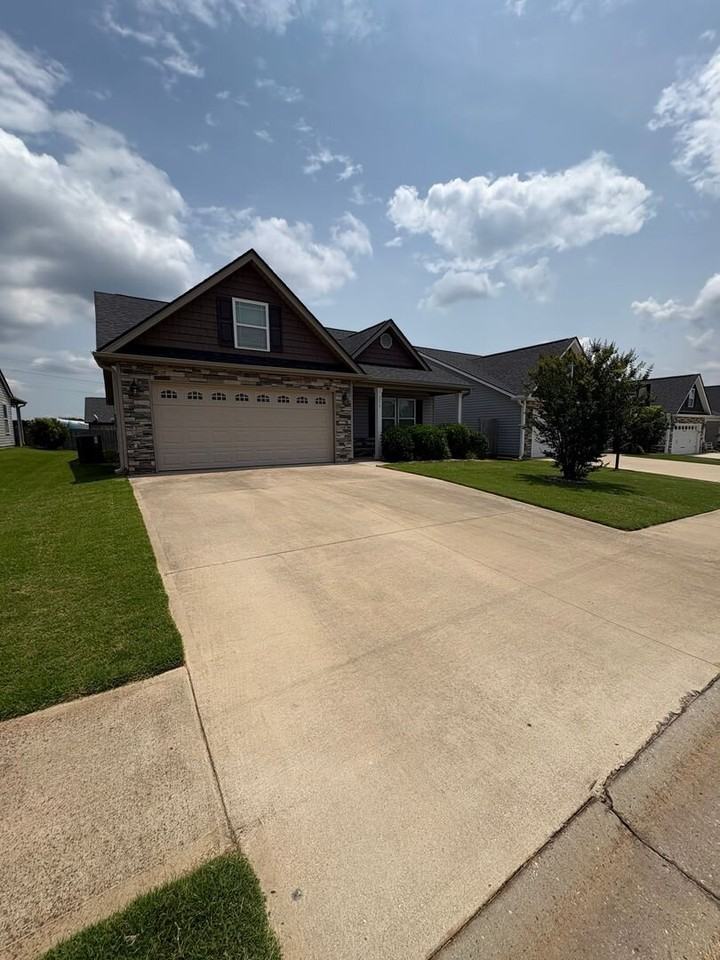 254 Highland Springs Loop - Photo 2 of 27