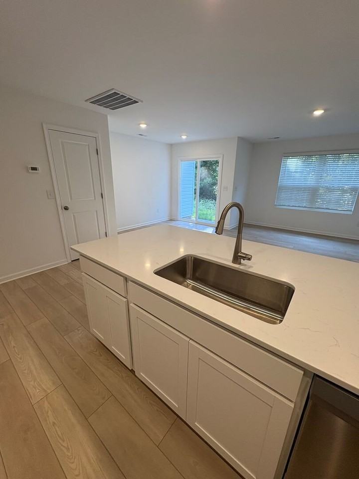 19 Napier Ct - Photo 7 of 35
