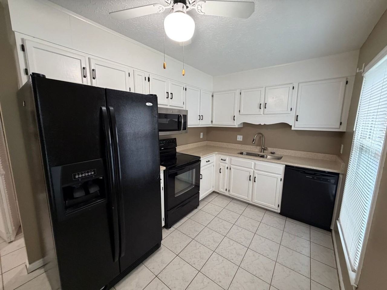 103 Wenwood Cir - Photo 3 of 17