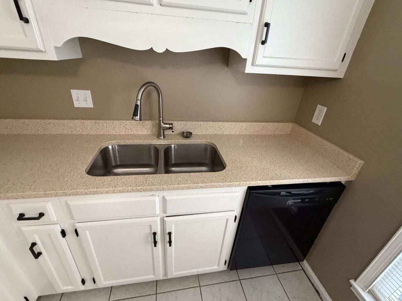 103 Wenwood Cir - Photo 5 of 17