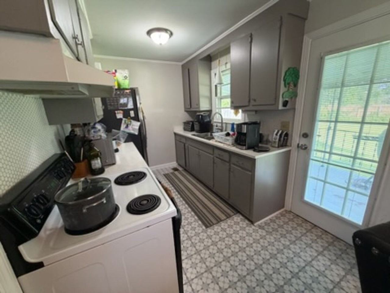 103 Fairlane Cir - Photo 4 of 10