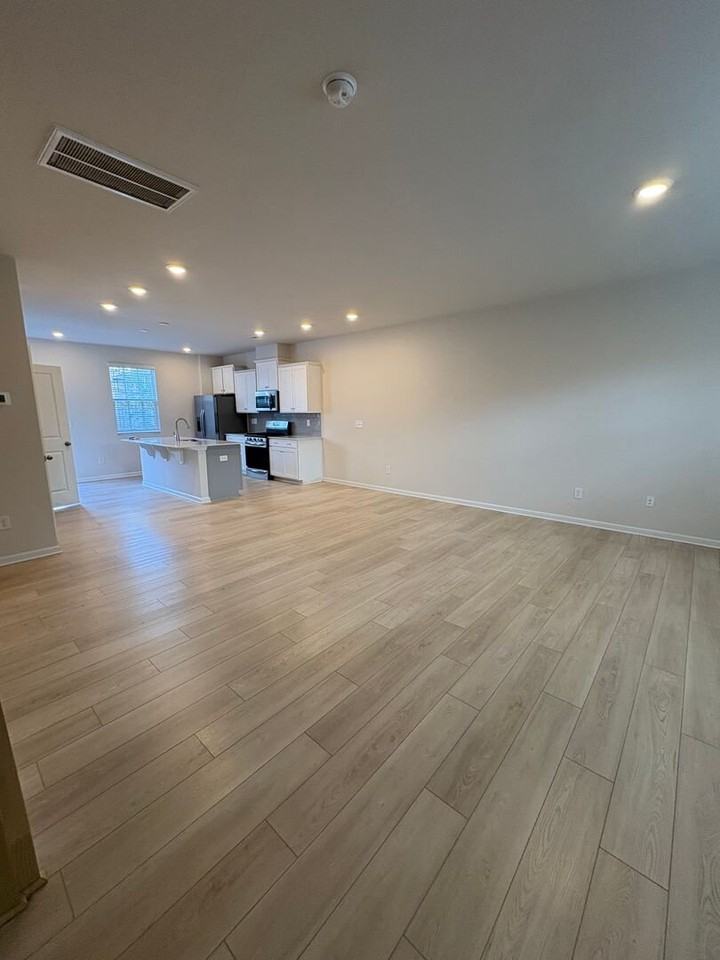 408 Couchell Pl - Photo 6 of 23