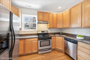 featured image of 1741 W Catalpa Ave #2