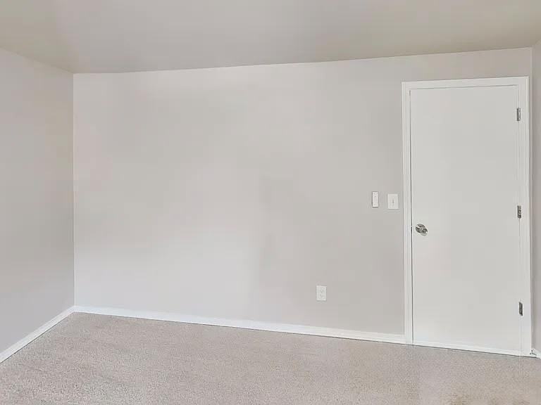 2615 Northeast 97th Circle - Photo 3 of 7