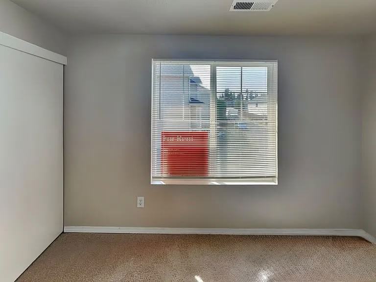 2615 Northeast 97th Circle - Photo 5 of 7