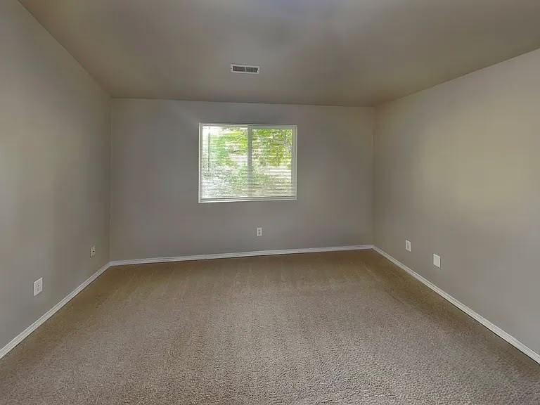 2615 Northeast 97th Circle - Photo 6 of 7