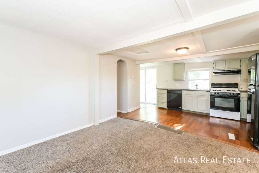 6090 Pierce St #B - Photo 6 of 20