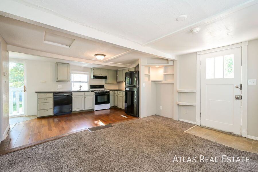 6090 Pierce St #B - Photo 7 of 20