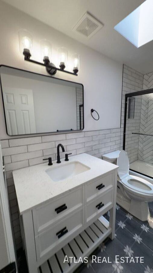 326 Baker St #9 - Photo 7 of 15