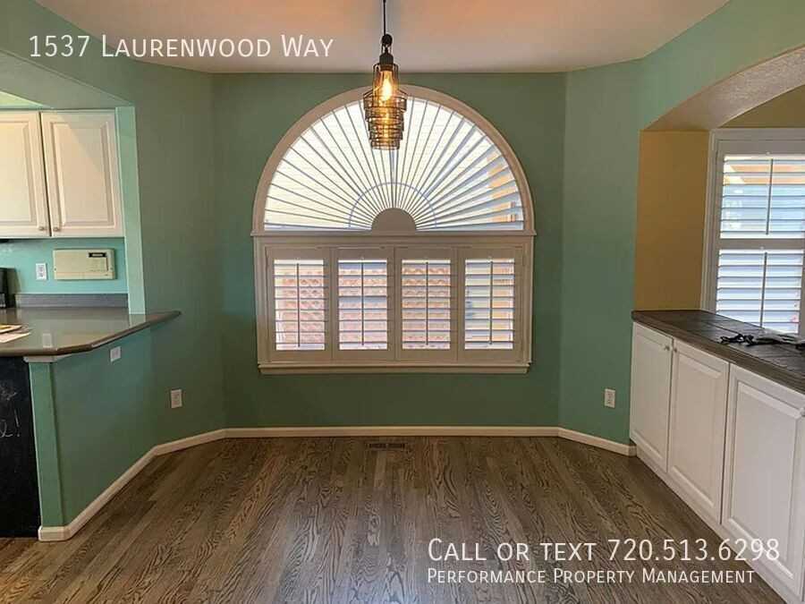 1537 Laurenwood Way - Photo 4 of 24