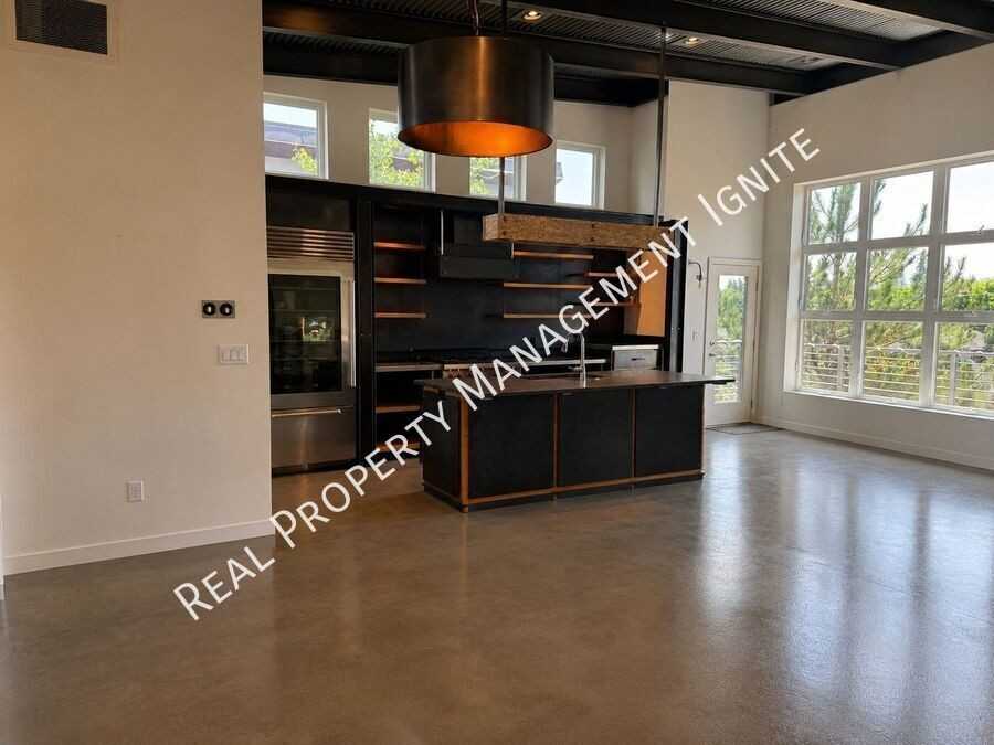 636 Nw Portland Ave - Photo 5 of 21