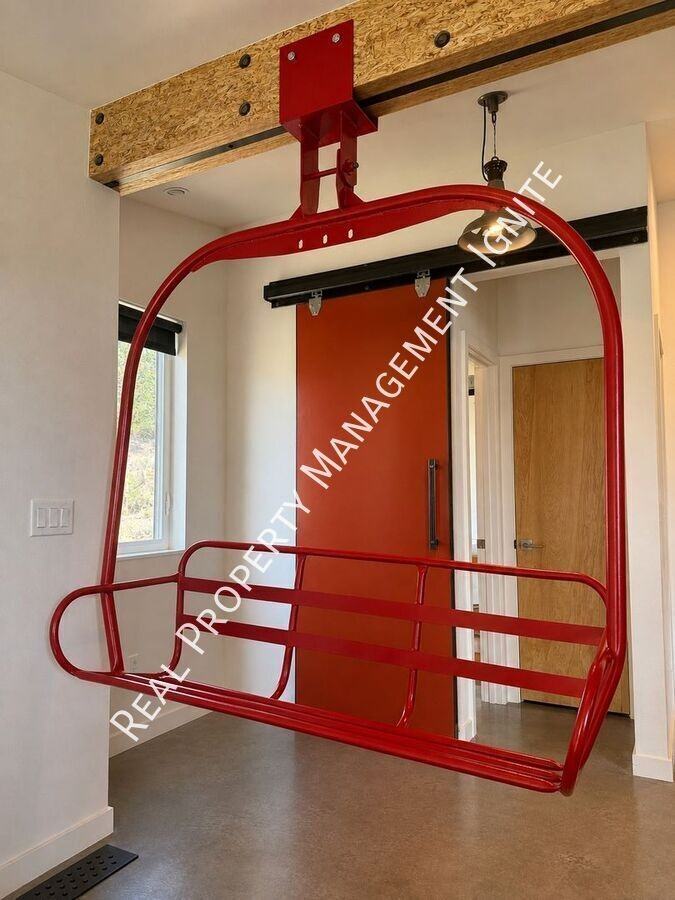636 Nw Portland Ave - Photo 6 of 21