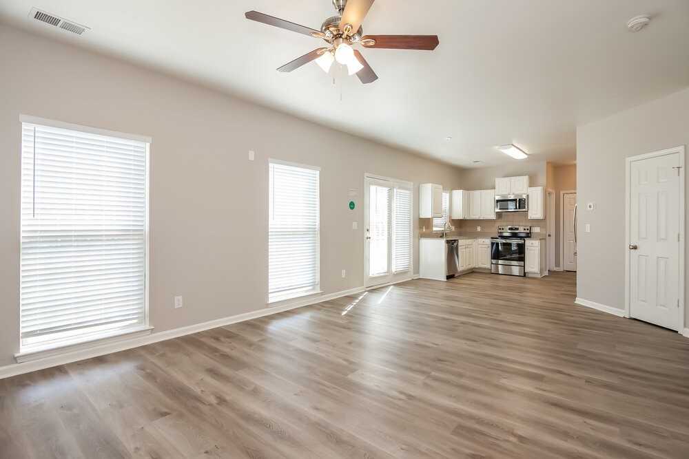 512 Pawley Dr - Photo 4 of 17