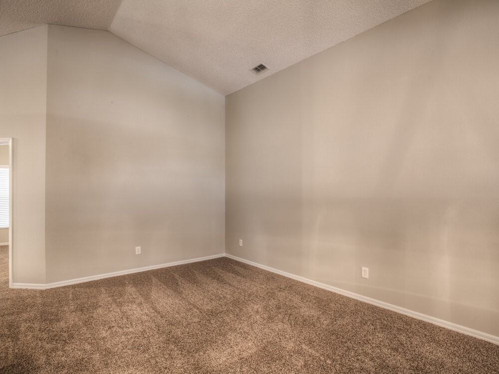 13628 Emeraldview Dr - Photo 2 of 16