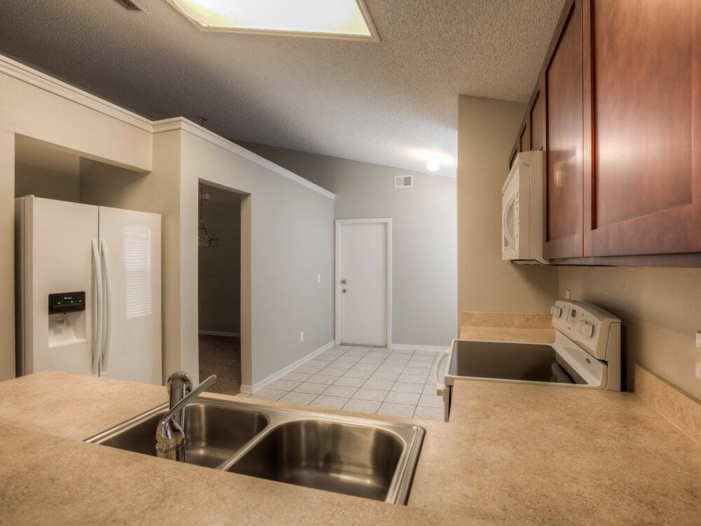 13628 Emeraldview Dr - Photo 5 of 16