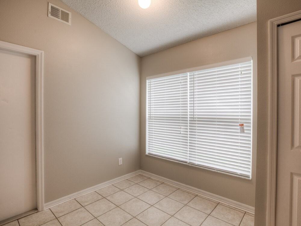 13628 Emeraldview Dr - Photo 6 of 16