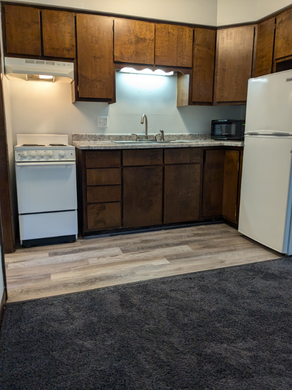 605 Lincoln St #D - Photo 2 of 11