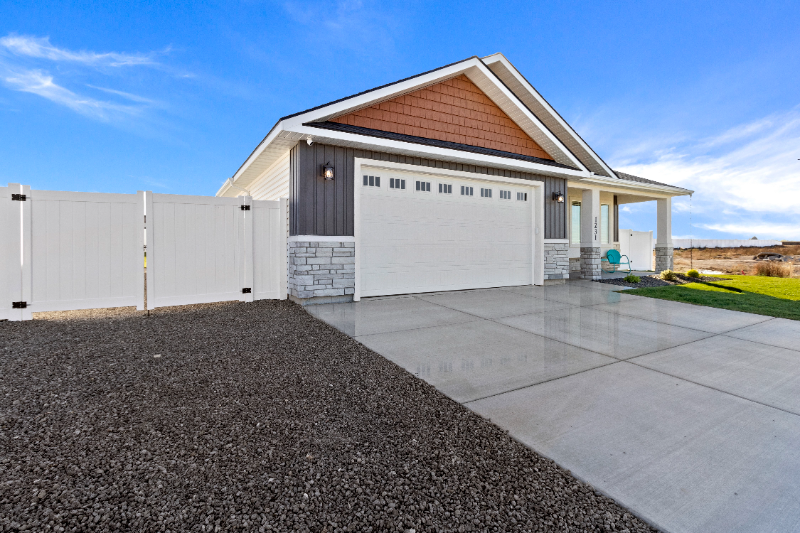 1231 White Birch Ave - Photo 3 of 26
