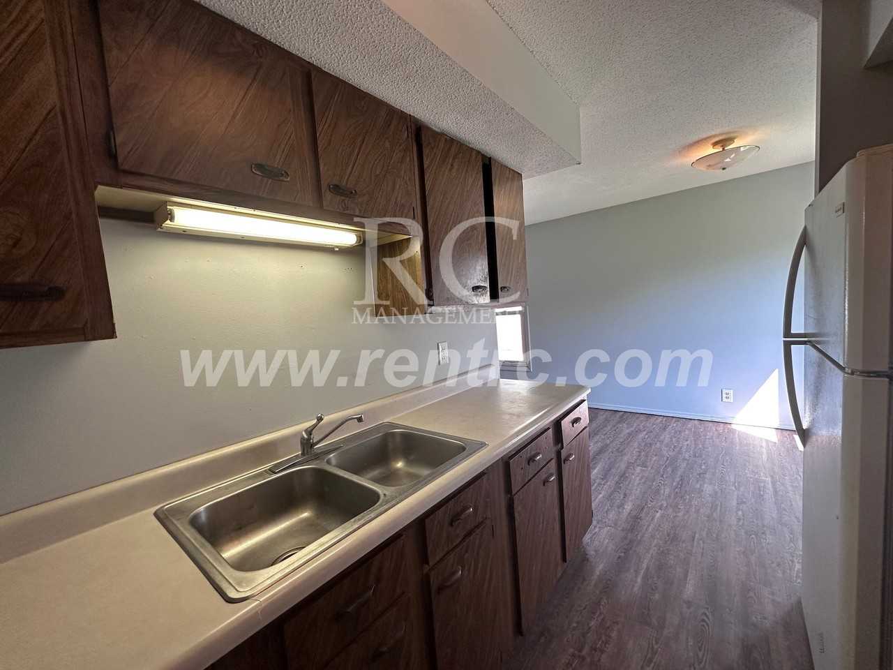 123 W Attica St Apt 5 #W - Photo 3 of 11