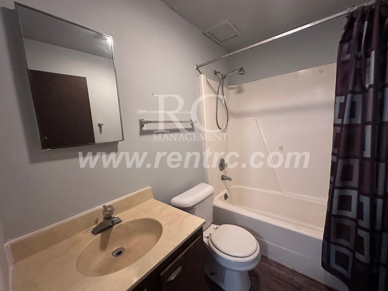 123 W Attica St Apt 5 #W - Photo 4 of 11