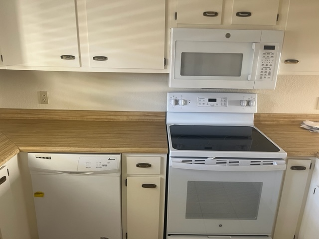 4150 E Cactus Rd #213 - Photo 3 of 22