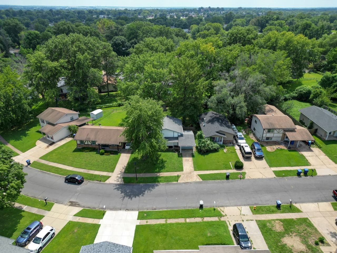 2526 Clovermere Ct - Photo 3 of 19