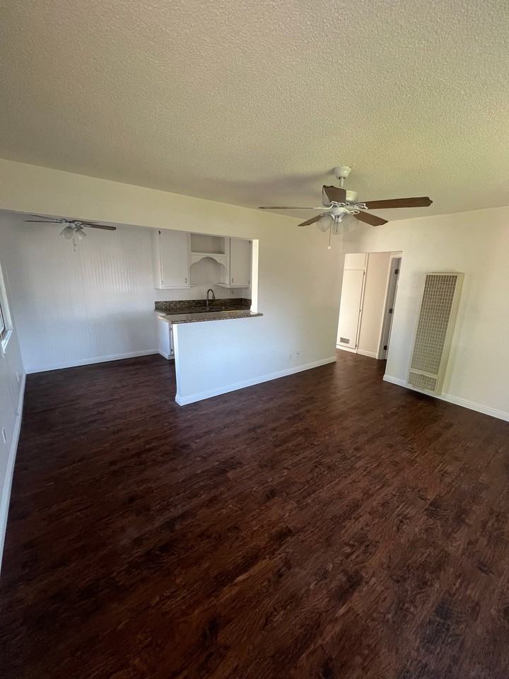 370 358, 362, 366,W. Truslow Ave #358-4 - Photo 4 of 10