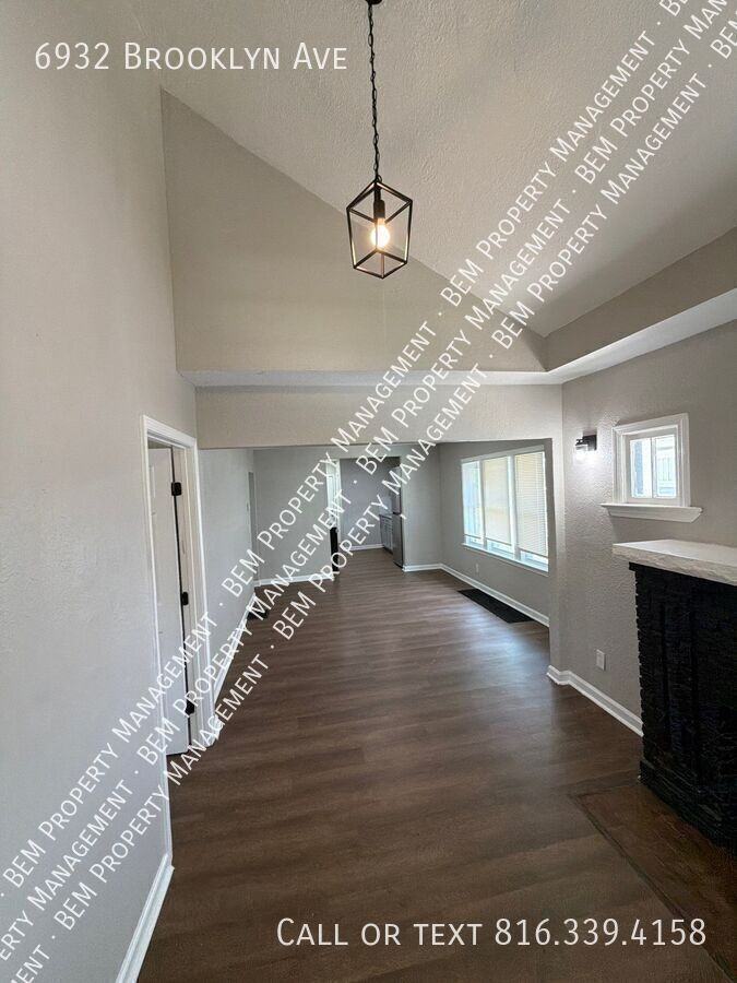 6932 Brooklyn Ave - Photo 2 of 31