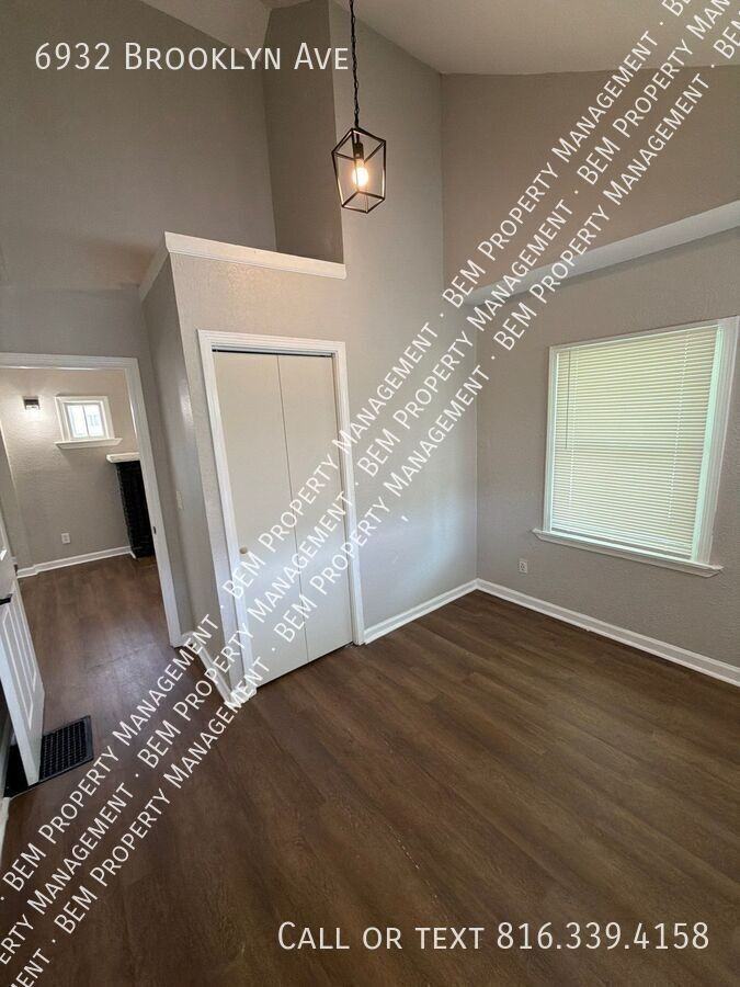 6932 Brooklyn Ave - Photo 4 of 31