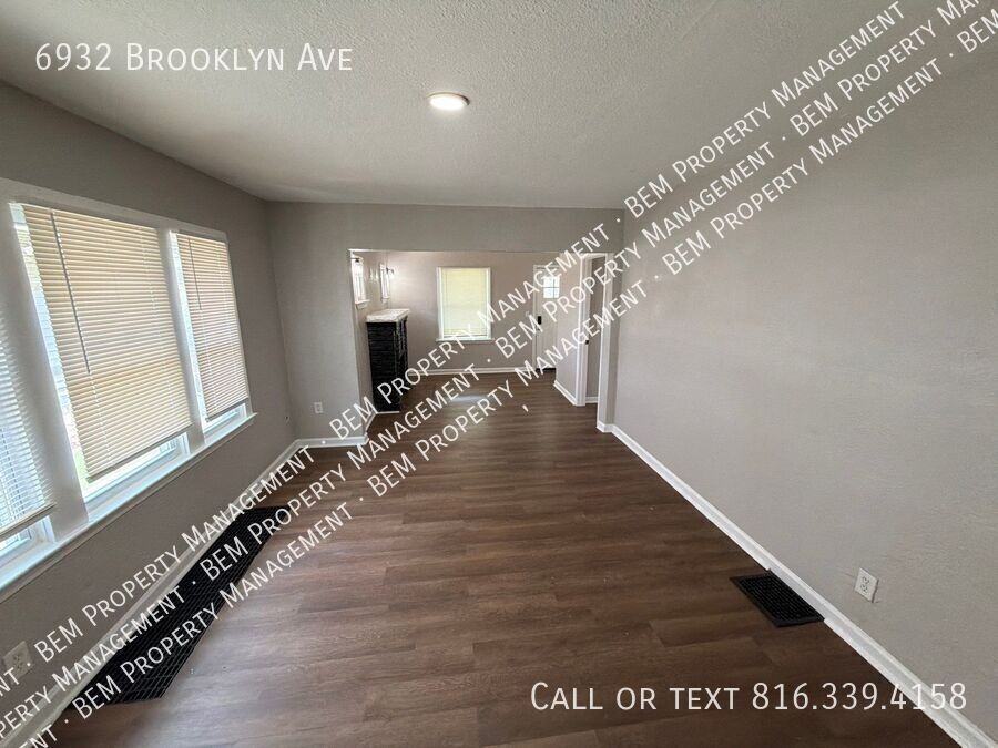 6932 Brooklyn Ave - Photo 5 of 31