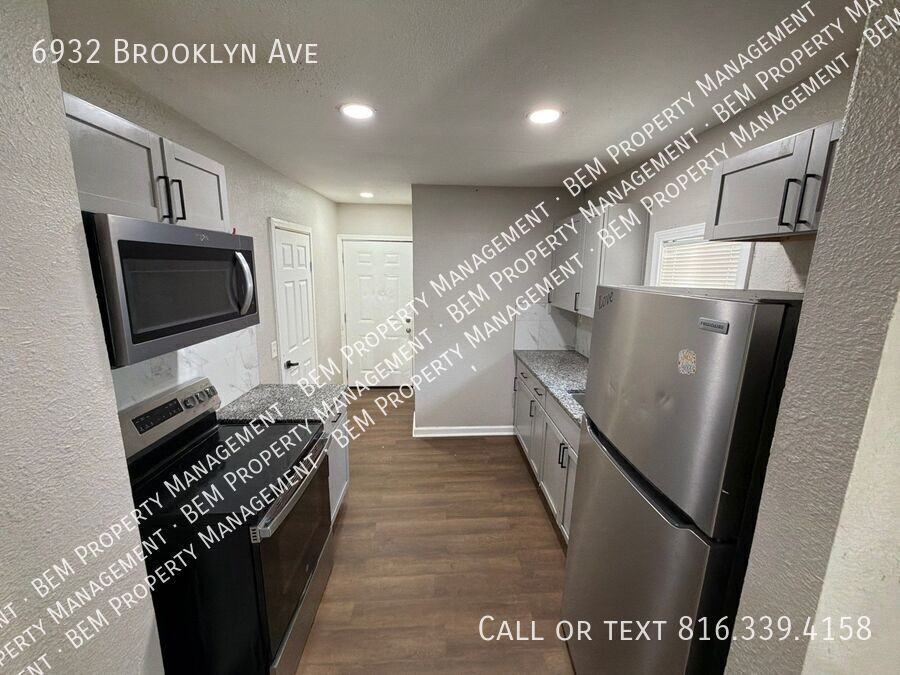 6932 Brooklyn Ave - Photo 6 of 31