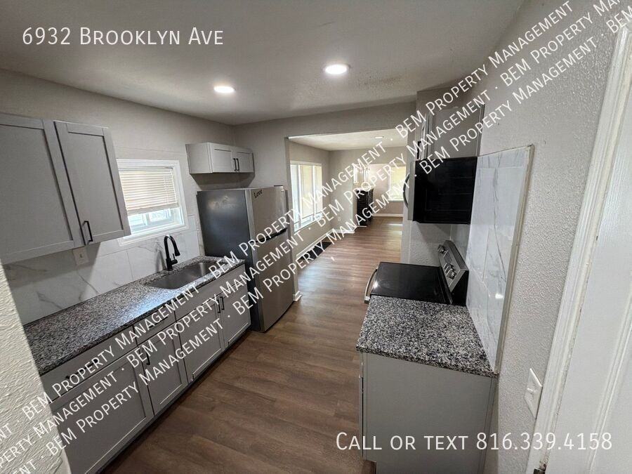 6932 Brooklyn Ave - Photo 7 of 31