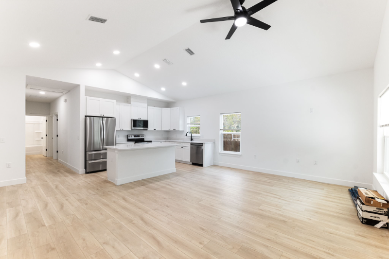 858 W 12th St - Photo 6 of 42