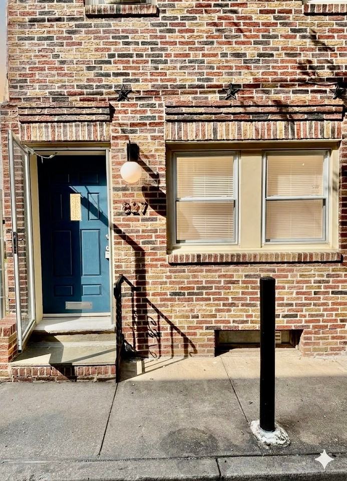 827 League St - Photo 2 of 20