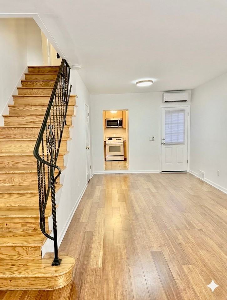 827 League St - Photo 4 of 20