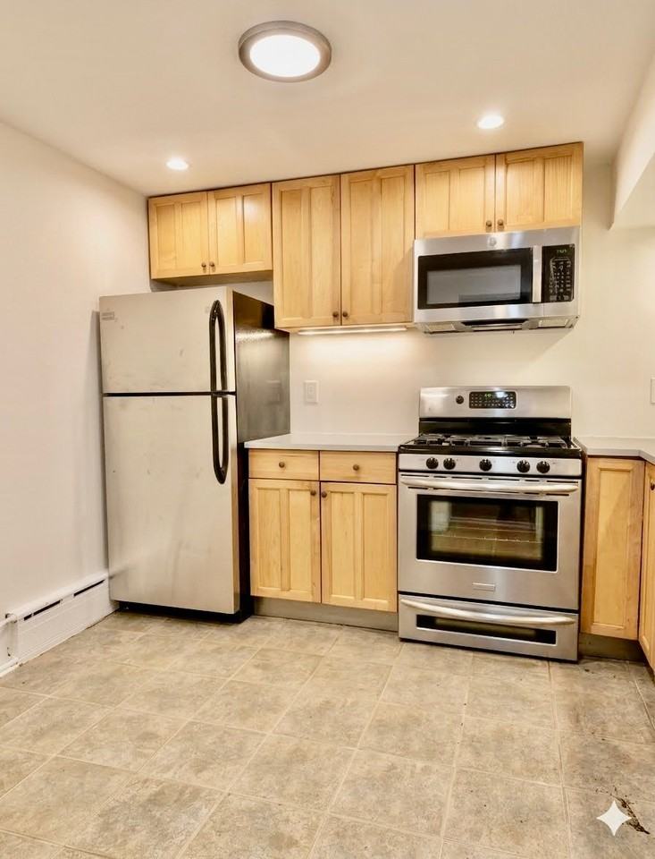 827 League St - Photo 7 of 20