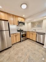 featured image of 827 League St