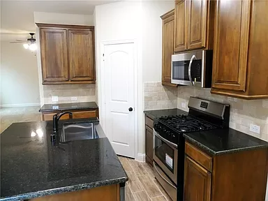 624 Redwood Dr - Photo 4 of 11