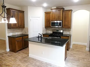 624 Redwood Dr - Photo 5 of 11