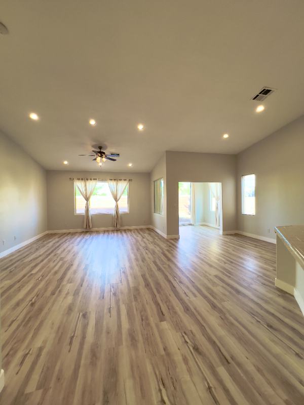 6150 Powdermill St - Photo 6 of 15