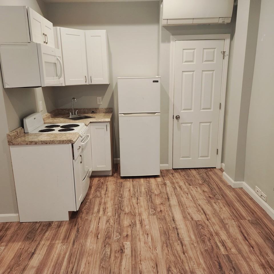 776 Main St - Photo 3 of 6