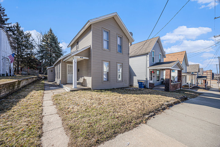 36 Grove St Ne - Photo 2 of 20