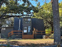 featured image of 702 Western Hills Trl