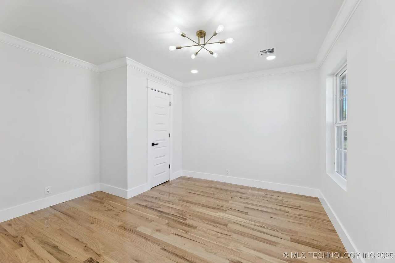 1245 N Yale Ave #B - Photo 4 of 8