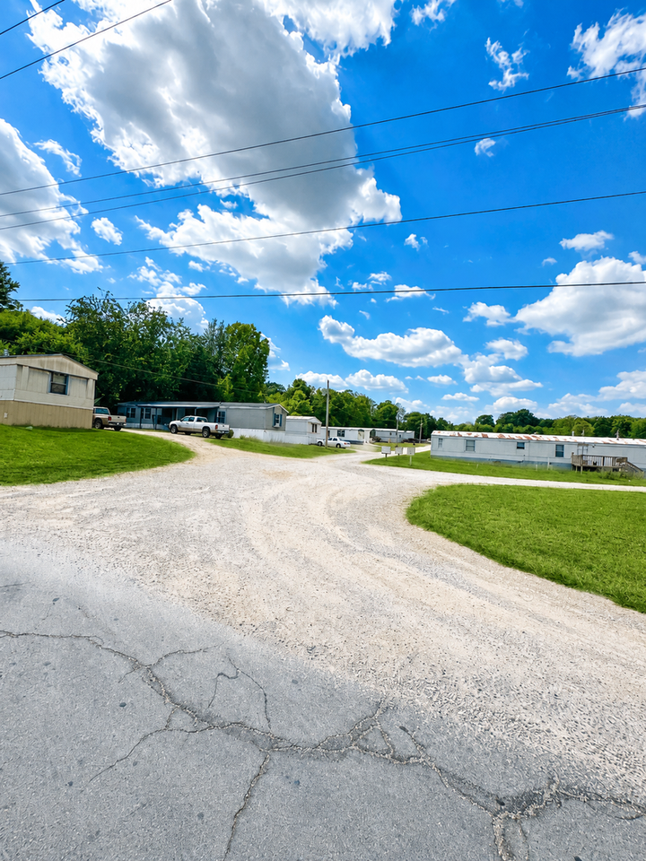 Lone Oak MHP - Photo 5 of 5