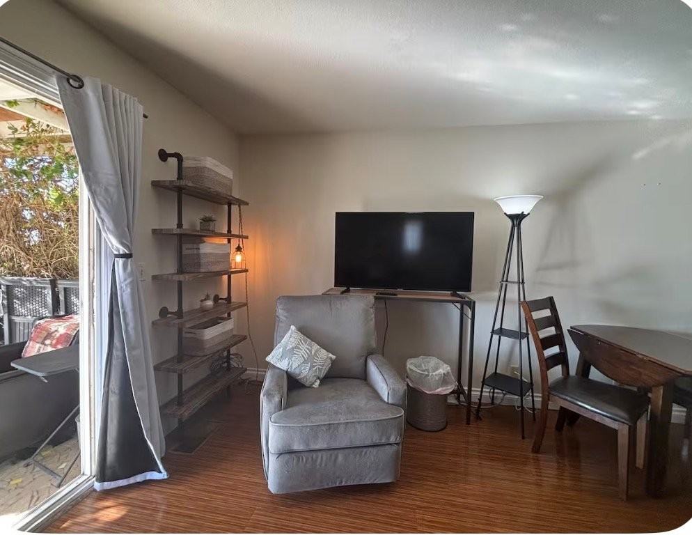 315 Osborne St #9 - Photo 6 of 20
