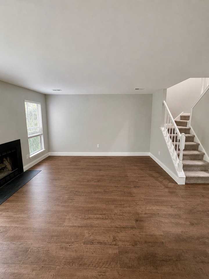 73 Village Dr - Photo 4 of 26