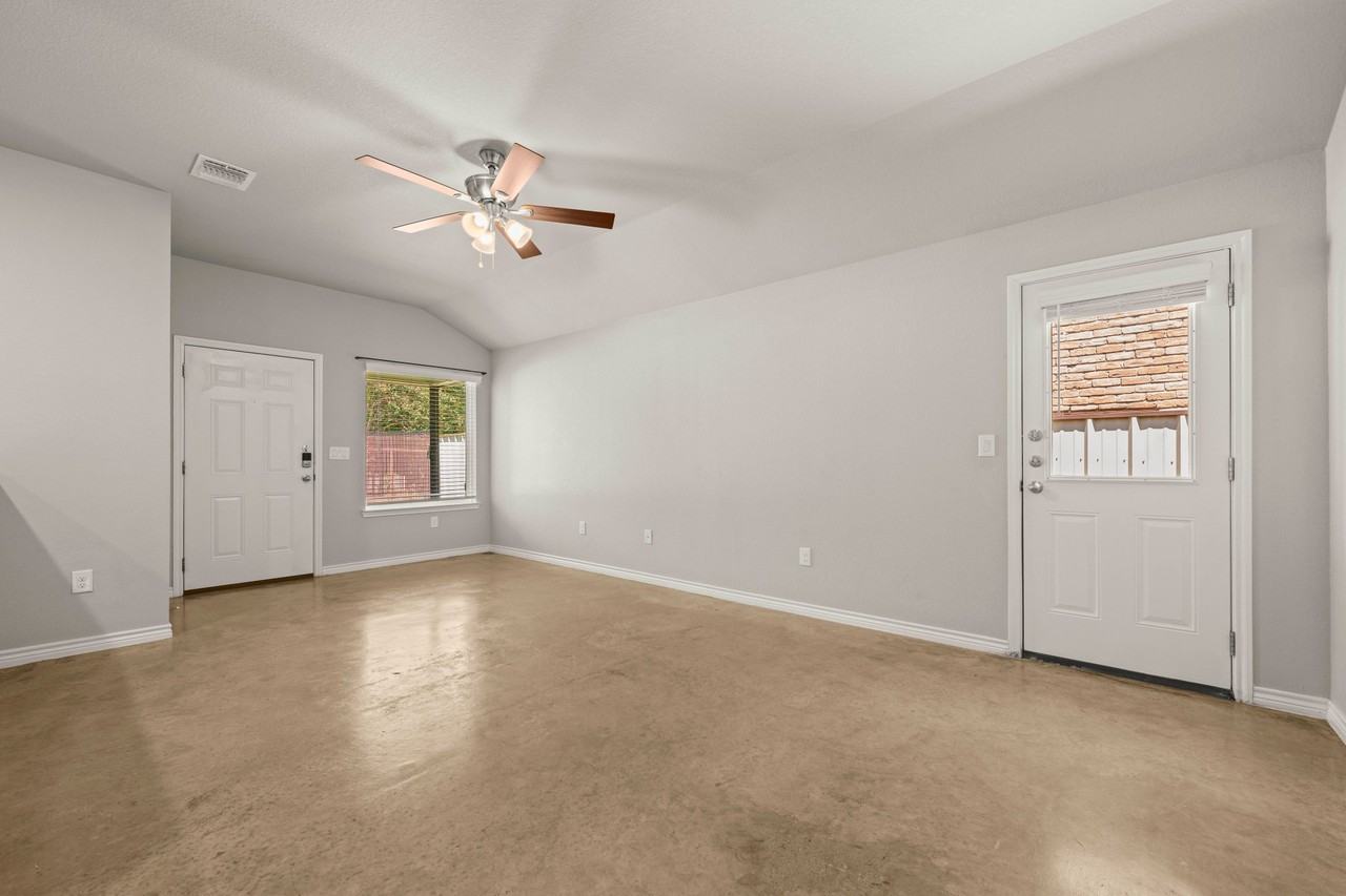 1204 N 8th St #A - Photo 3 of 16